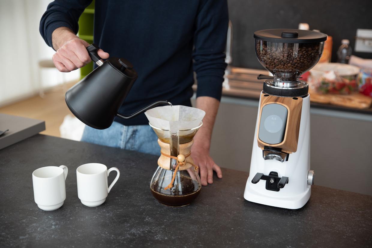 Hogyan válasszunk kávéőrlőt otthonra? – Barista tanfolyam