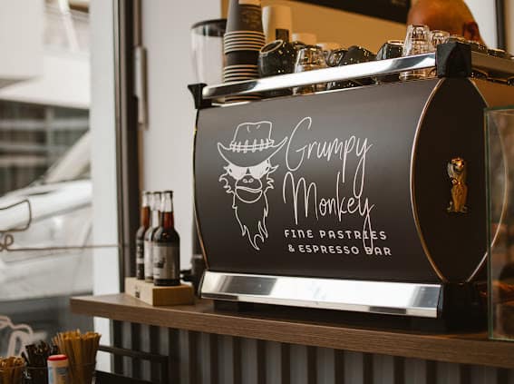 Grumpy Monkey Fine Pastries & Espresso Bar barista állás munka tanfolyam